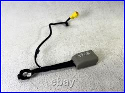 15-18 Kia Sedona Front Right Rh Pass Side Seat Belt Buckle End Receiver Oem