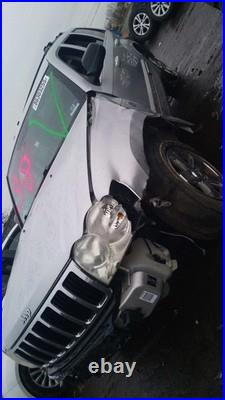 2005 Jeep Grand Cherokee Used Silver Seat Belt Buckle OEM 5HP141J3AB