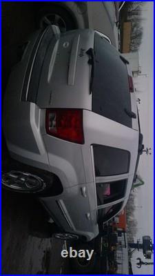 2005 Jeep Grand Cherokee Used Silver Seat Belt Buckle OEM 5HP141J3AB