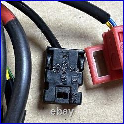A1298602769 Mercedes Benz W126 Left Front Seat Belt Buckle Orginal New