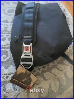 Chrome Citizen Messenger Satchel Bag with Iconic Seat Belt Buckle Black/black
