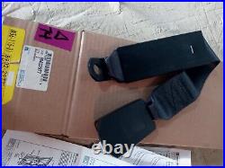 GM OEM 89022977 2004-12 Chevy Colorado Front Center Seat Belt Buckle Side