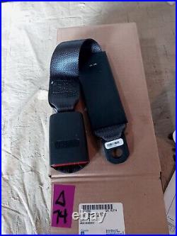 GM OEM 89022977 2004-12 Chevy Colorado Front Center Seat Belt Buckle Side