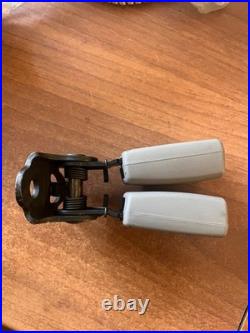 Genuine Mopar 5GE491L5AE Rear Seat Belt Buckle Assembly NOS 02-04 Jeep Liberty