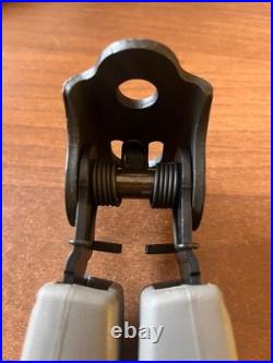 Genuine Mopar 5GE491L5AE Rear Seat Belt Buckle Assembly NOS 02-04 Jeep Liberty