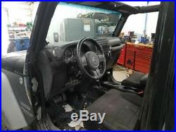 Jeep JK Wrangler Passenger Right Front Seat Belt Buckle 1RH741XVAB 11-17 23702
