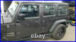 Jeep JK Wrangler Passenger Right Front Seat Belt Buckle 1RH741XVAB 11-17 26298