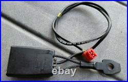 Mercedes W202 96-00 RIGHT FRONT SEAT BELT BUCKLE LATCH RECEIVER LOCK FASTENER