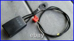 Mercedes W202 96-00 RIGHT FRONT SEAT BELT BUCKLE LATCH RECEIVER LOCK FASTENER