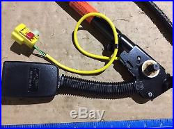 NEW 01 02 03 04 Mazda Tribute Front Right Seat Belt Buckle ECTT-57-900 OEM R
