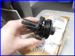 NOS GM OEM Ebony 3rd Row Center Seat Belt Buckle Traverse Enclave 19301273