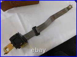 NOS OEM Ford 1990 1991 1992 Mustang Grey Rear Seat Belt Retractor Buckle
