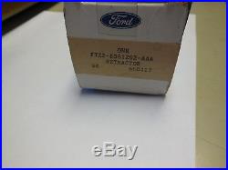 Nos 1997 1998 1999 Ford Mustang Seat Belt Buckle Rh