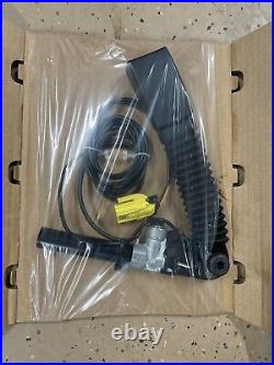 RAM PROMASTER 1500 2500 3500 RHSEAT BELT RECEPTACLE BUCKLE 5RM76JXWAA with Cover