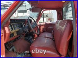 Red Front Center Seat Belt / Buckle 80 81 82 83 84 85 86 Ford F150 F250 F350