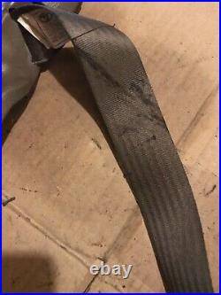 Toyota Tacoma Left Front Driver Seat Belt Buckle With Center Lap Belt 98 99 00
